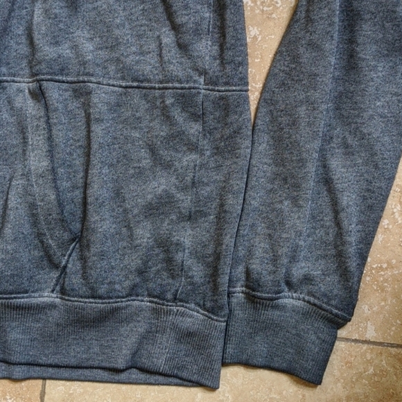 Pullover - Picture 3 of 3